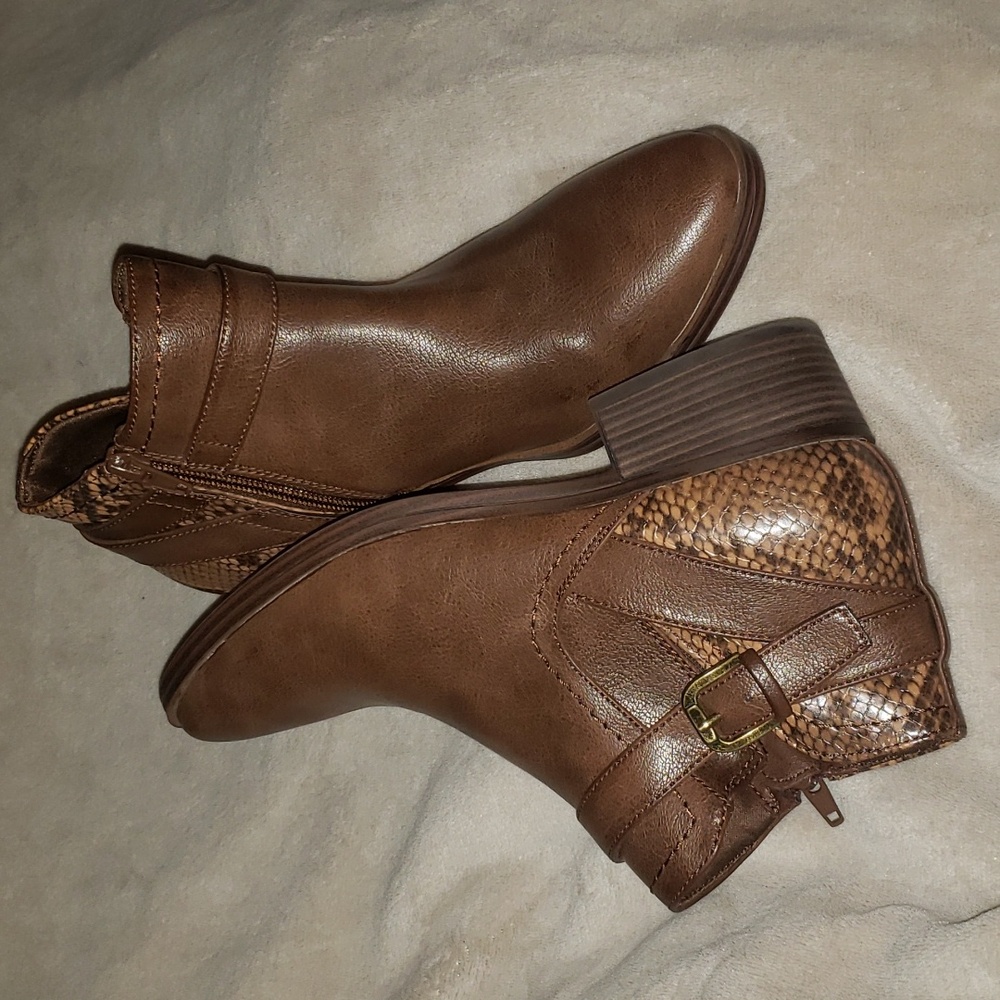 Baretrap boots